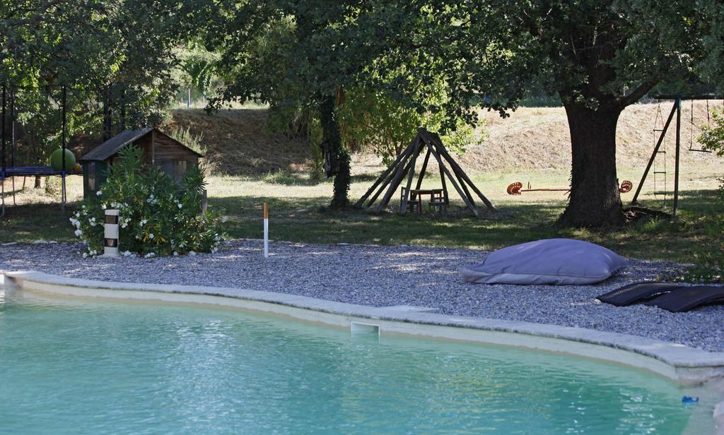 A Travers Champs Puyvert Exterior foto